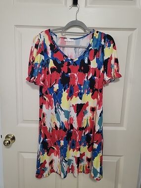 Brand NEW Red Blue Yellow Multicolor Abstract V-Neck Mini Dress Size Medium